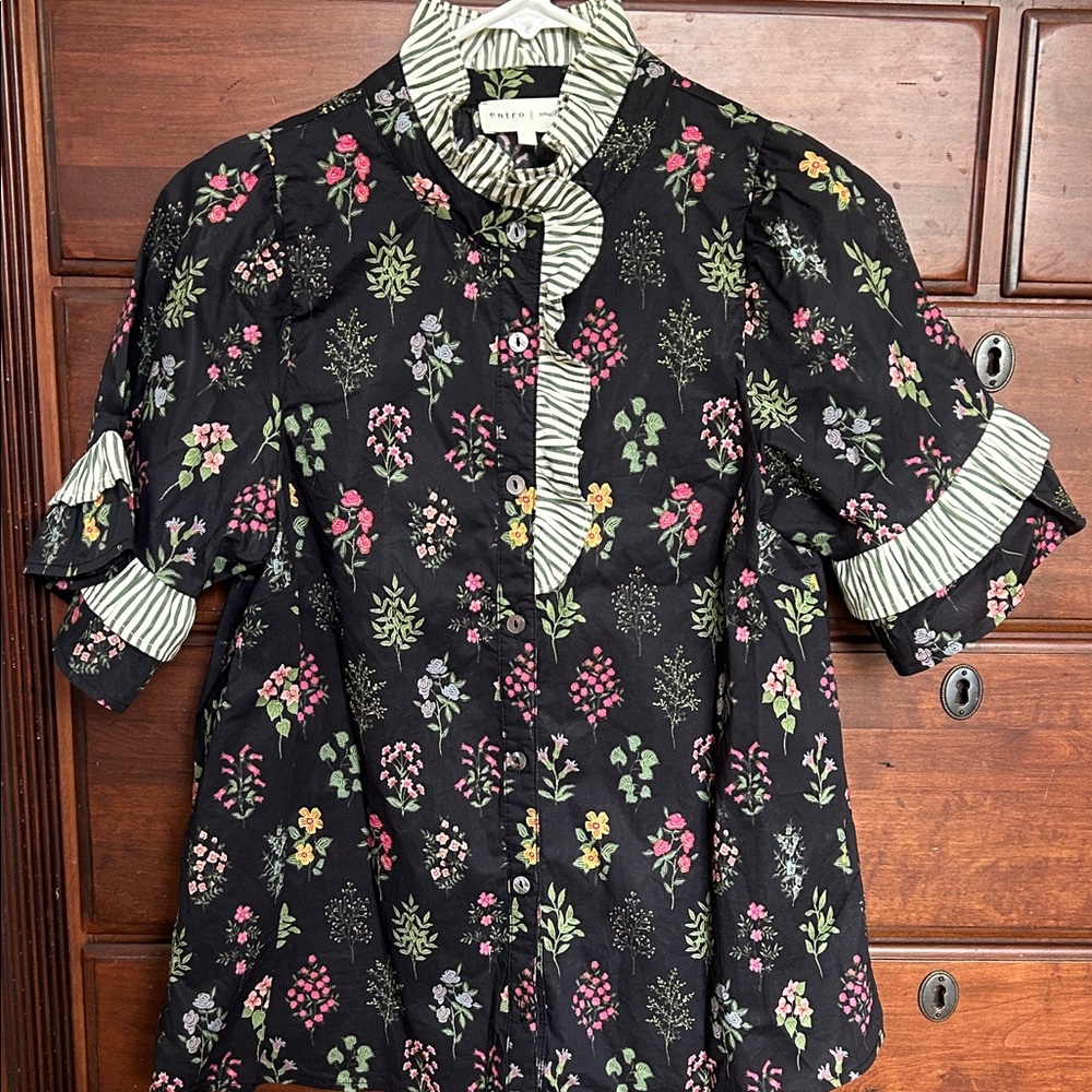 Entro Black Floral Blouse NWOT